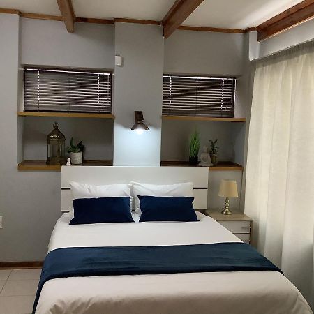 Impala Suite -Entire Unit- 2 Bedroom With 1 Ensuite Bathroom Ladysmith Exterior photo